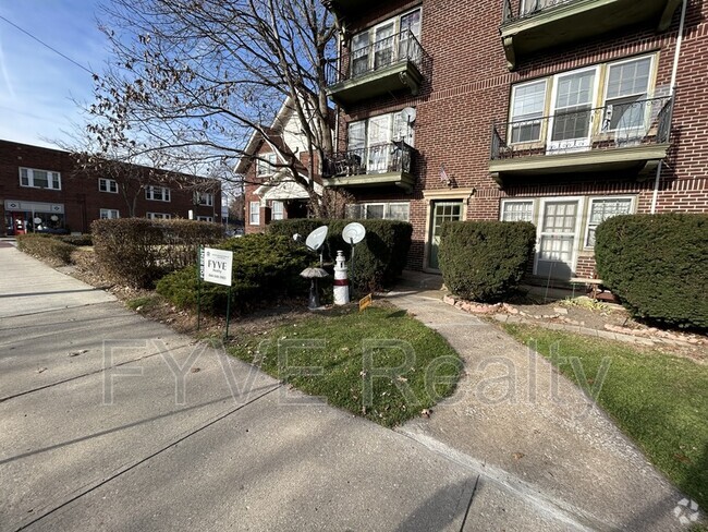 Building Photo - 16814 Madison Ave Unit Apt 9