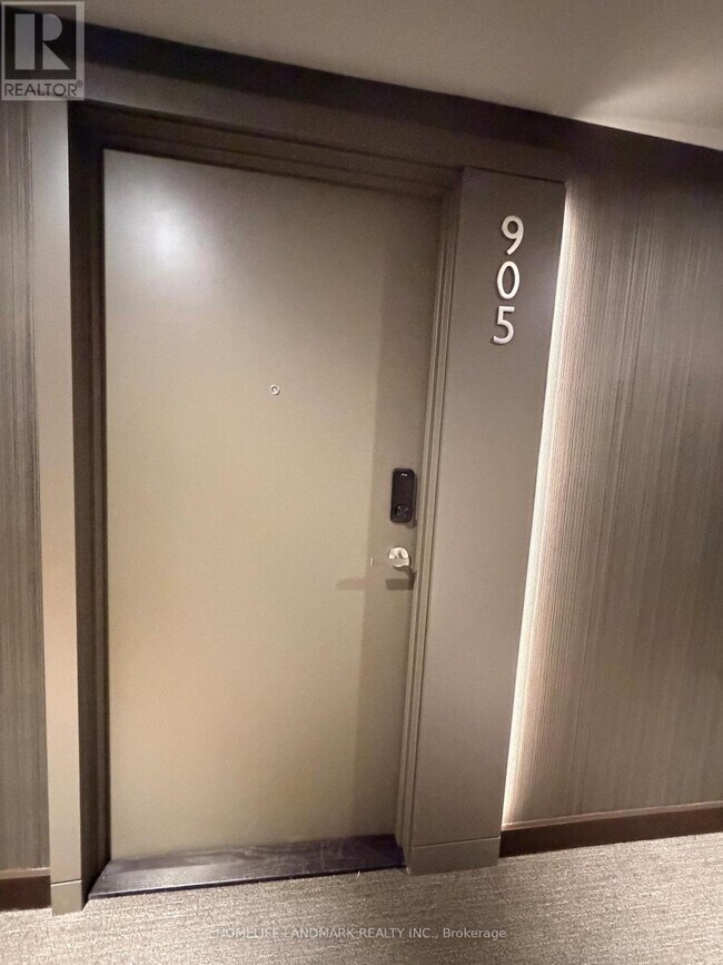 Photo - 448 Burnhamthorpe Rd W Unité 905