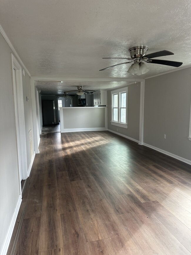 Photo - 617 Cassville Rd SE