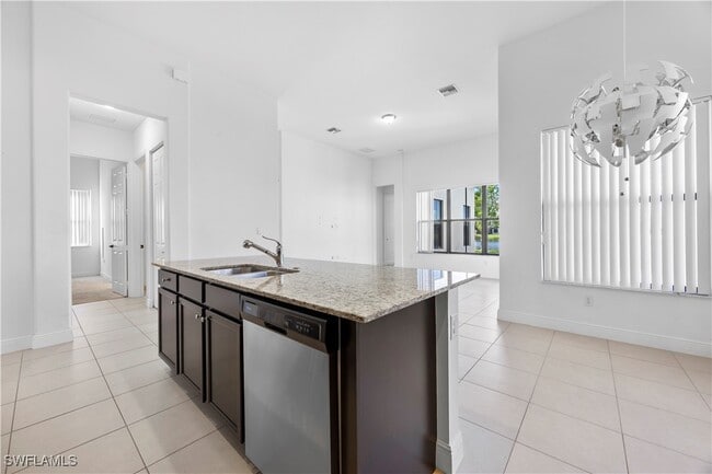 Photo - 5087 Salerno St