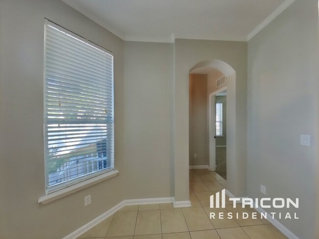 Photo - 10818 Birchard Ln