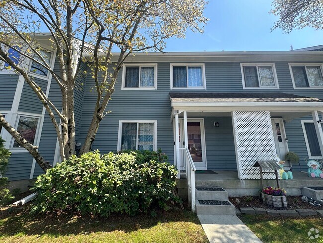 Building Photo - 12 Regal Dr Unit 12 Regal Dr S. Monmouth Junction Rental