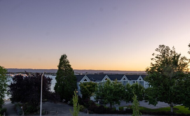 Photo - Riverside Townhomes - Waterfront Living in Vancouver