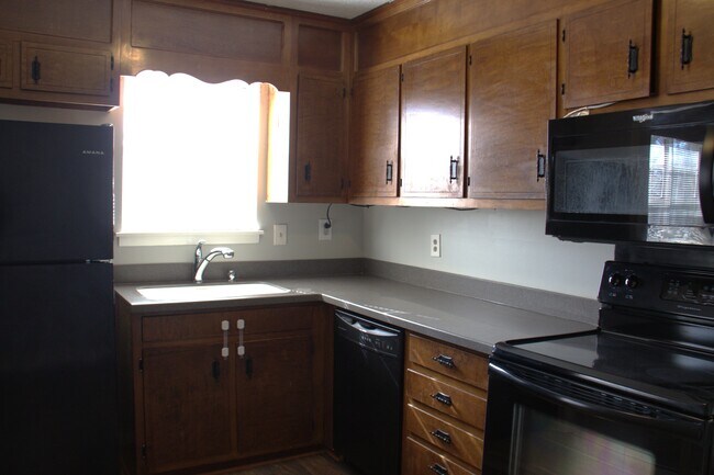 Photo - 3202 Gayhart Dr NW