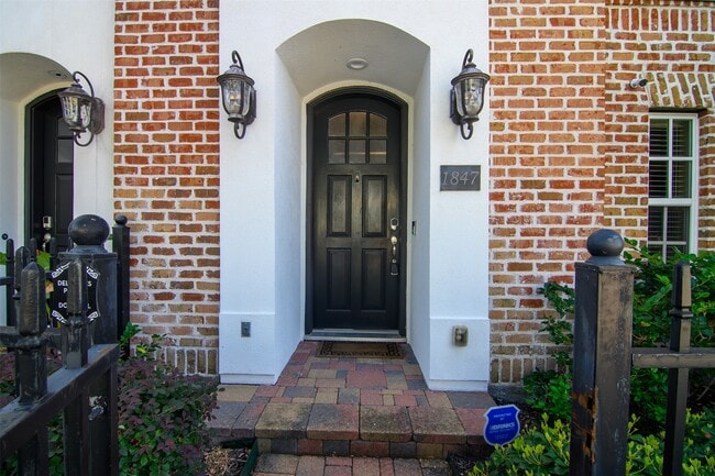 Photo - 1847 Edwards St