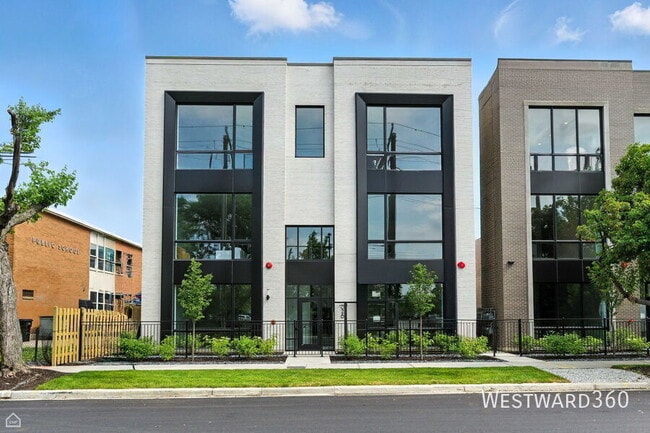 Building Photo - 1607 W 13th St Unit 200