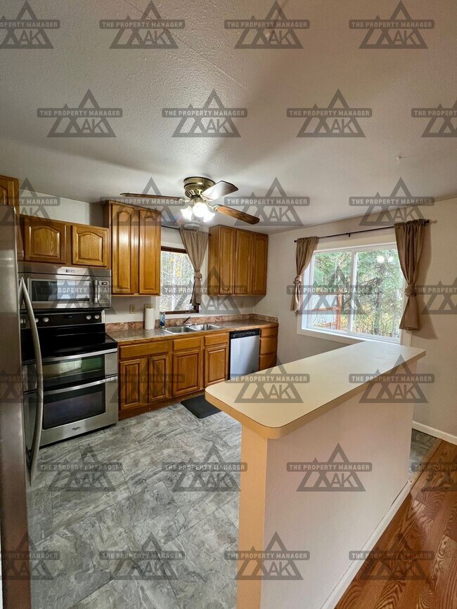 Photo - Pet-Friendly 2BR Home with Washer/Dryer in...