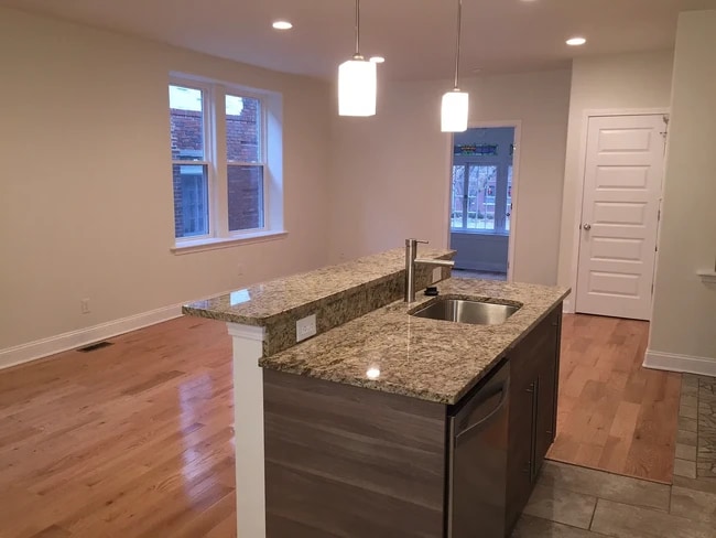 Photo - 7218 Forsyth Blvd Unit 2W