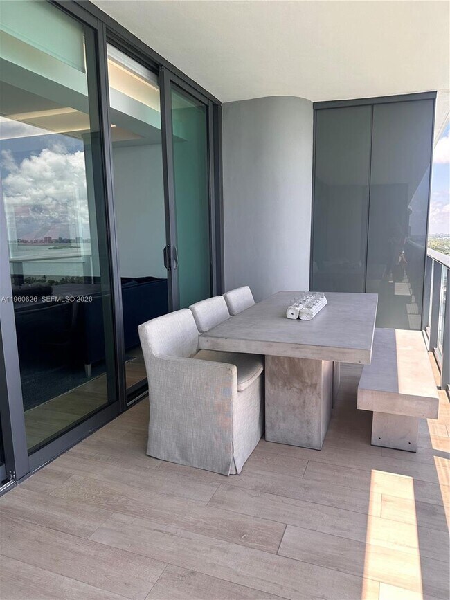 Photo - 3131 NE 7th Ave Unidad 1905