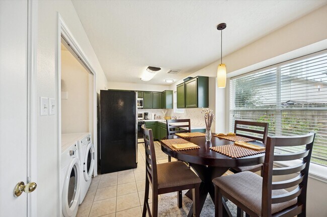 Photo - 8807 Sage Pl Dr