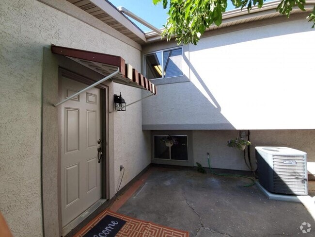Building Photo - 1928 E 5625 S Rental