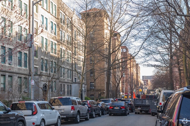 Photo - 3536 80th St