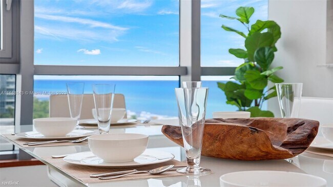 Photo - 2 br, 2.5 bath Condo - 2001 Collins Ave # ... Unit # 1505