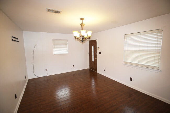 Photo - 3014 Metropolitan St