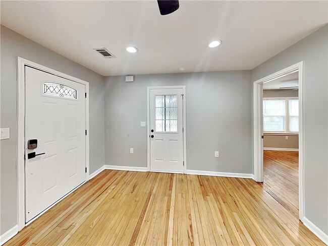 Photo - 1770 Springview Rd NW