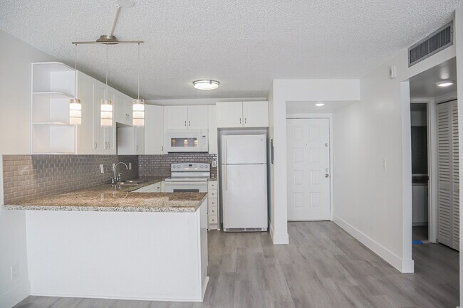 Photo - 8005 Lake Dr Unit 311