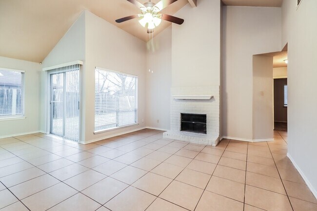Photo - 16227 Corsair Rd