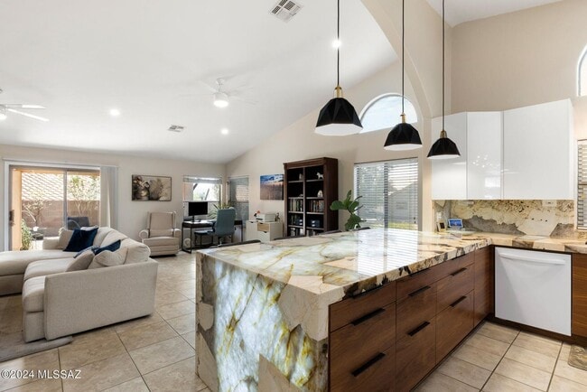 Photo - Oro Valley Stunner