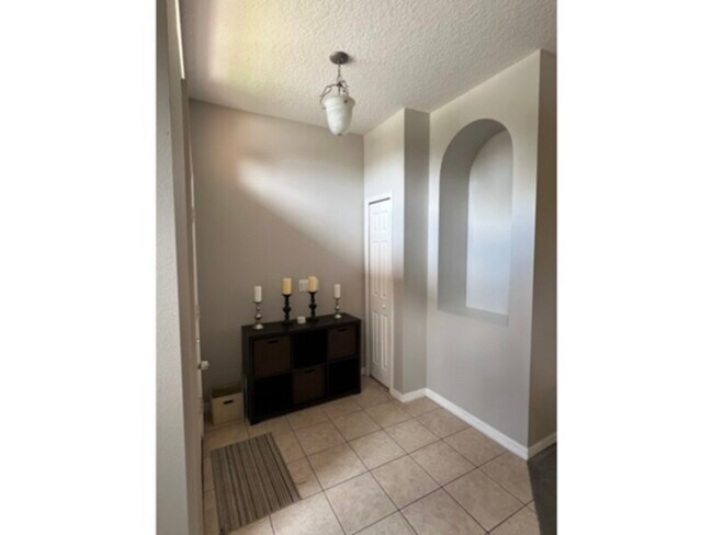 Photo - 4 bedroom 2 bath home Near UCF Lawn Servic...