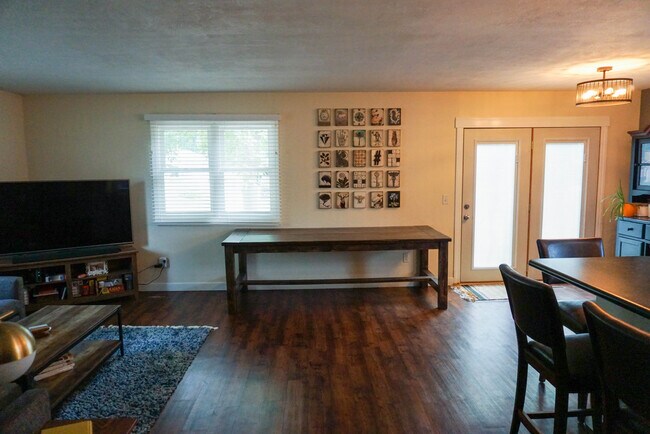 Photo - 134 W Lotta St