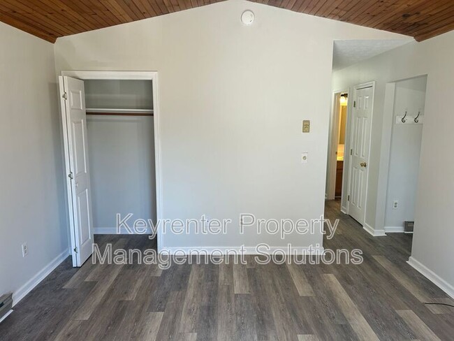 Photo - 400 F St