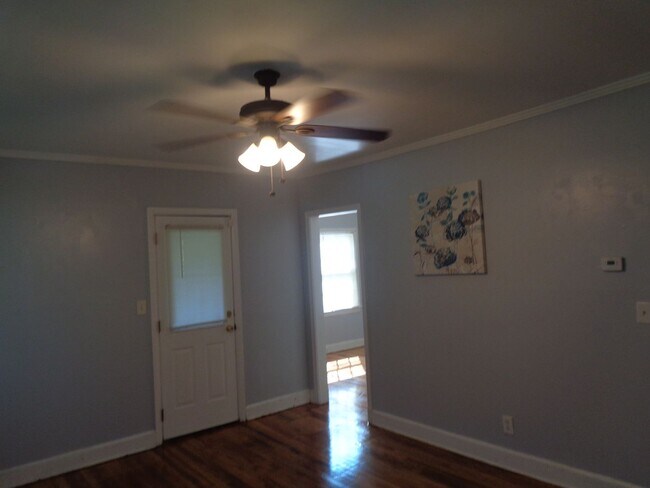 Photo - 3 Bedroom 1-1/2 bath home with Bonus room