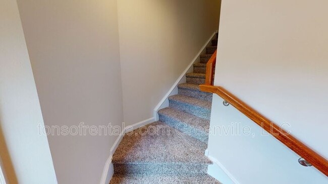 Photo - 477 Woodbark Ct