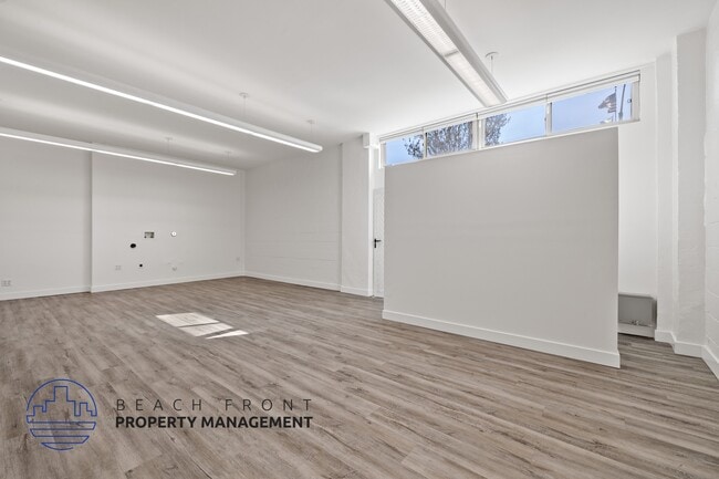 Photo - 805 E. 7th St.