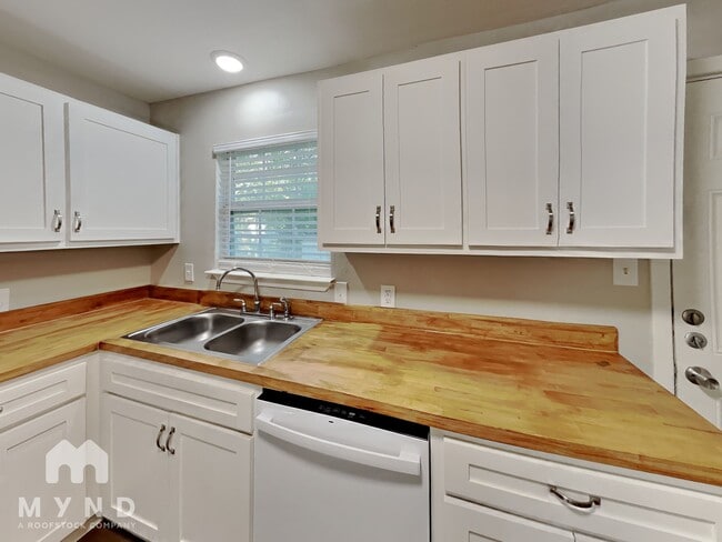 Photo - 512 E University Ave