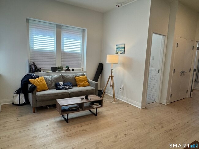 Building Photo - 19 Whitney Ave Unit D