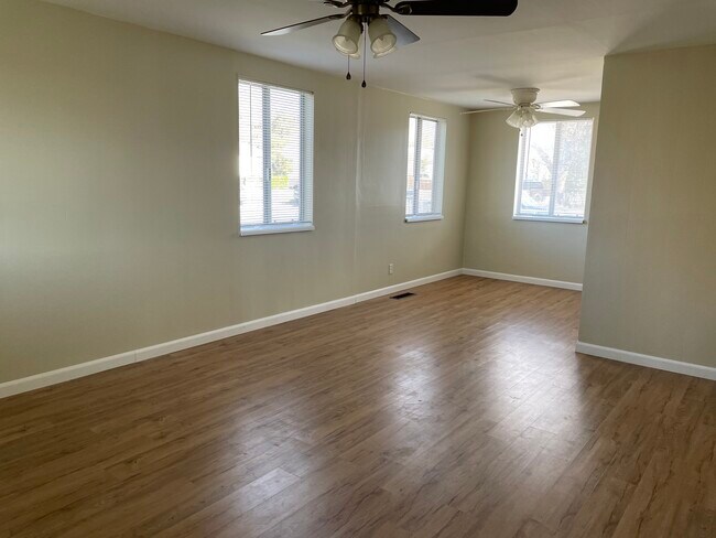 Sala de estar - 55 Roosevelt Ave