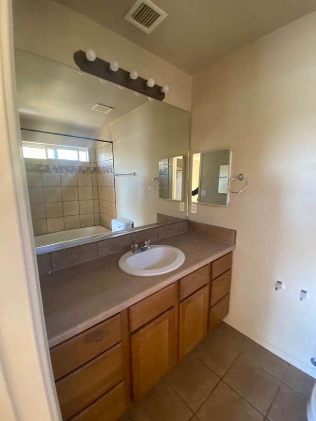 Photo - 4 Bedroom, 2 Bathroom House Available Now!