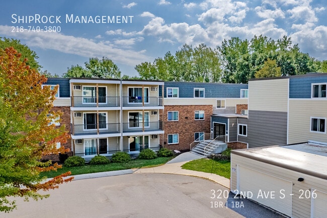 Building Photo - 320 2nd Ave S Unit 206