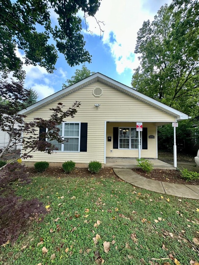 Building Photo - Now Pre Leasing Fall Semester 2025 Rental