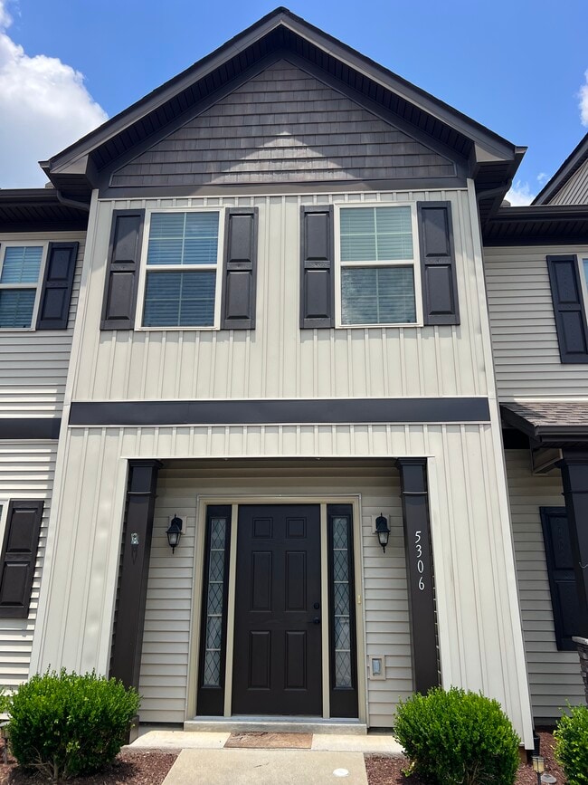 Photo - 5306 Tony Lama Ln Townhome