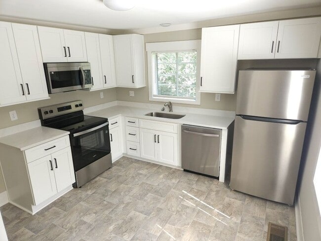 305 4th Ave Unit A
