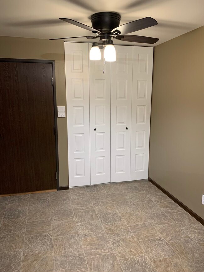 Photo - 1614 E Harding Dr