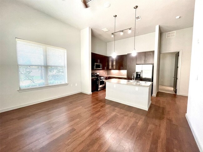 Building Photo - 2525 McCue Rd Unit 427 Rental