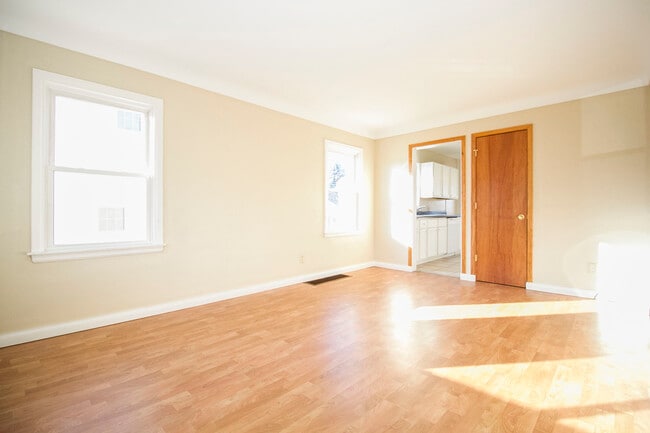 Photo - 2909 123rd St