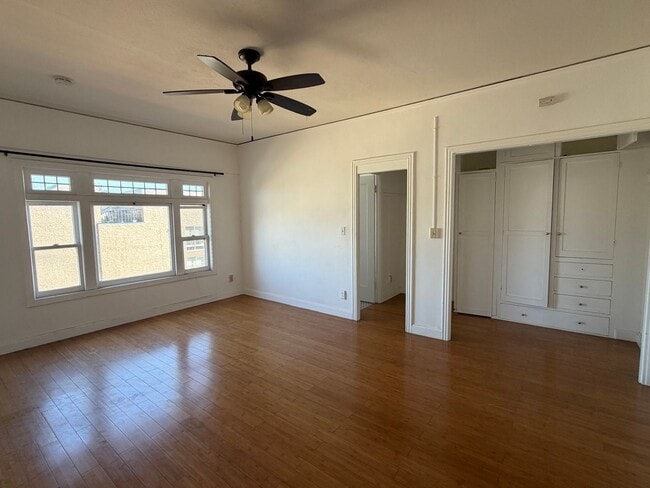 Building Photo - 1030 E Ocean Blvd Unit 507