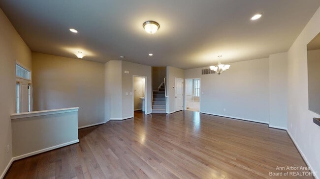 Photo - 2794 Ashcombe Dr.