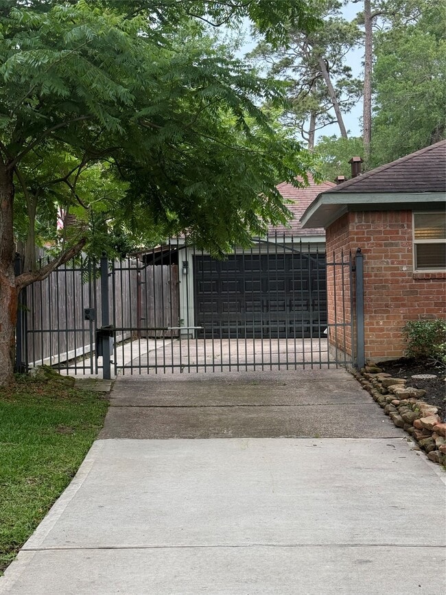 Photo - 1931 Pine River Dr