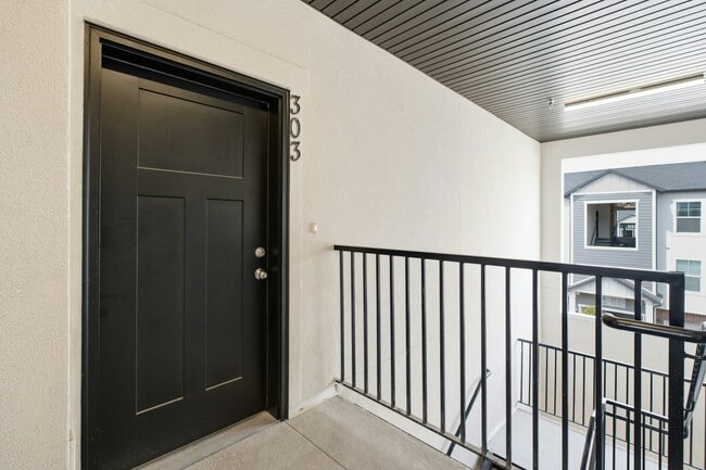 Photo - 858 Coulsen Dr