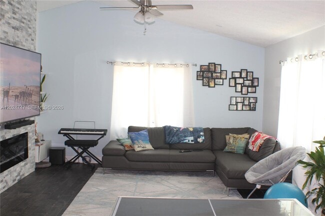 Photo - 1317 SW 82nd Ave