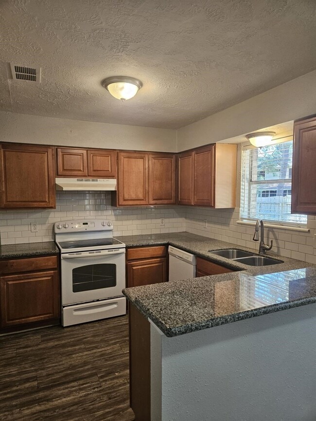 Photo - 2 Ollerton Ln