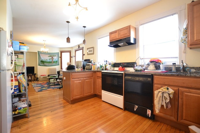 Photo - 331 Faneuil St