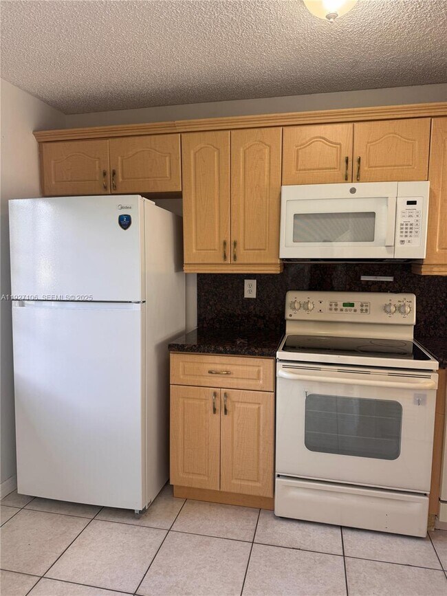 Photo - 8454 NW 8th St