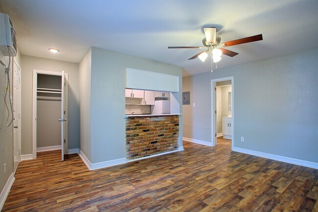 Photo - 1419 Hawthorne St