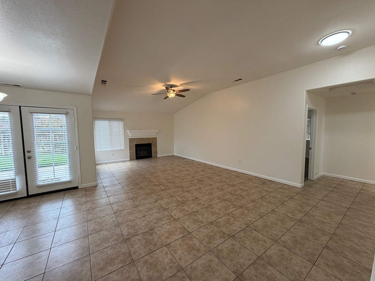 Photo - 4400 Oldcastle Ave