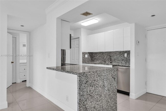 Photo - 220 Lakeview Dr Unit 113